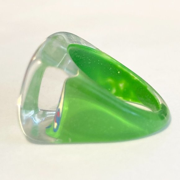 Vintage Lucite Acrylic Ring Size 6 Retro Abstract Hand Painted Green Blue Red - Picture 7 of 12